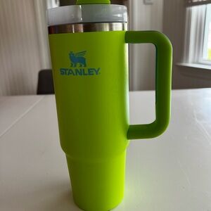Stanley 30 oz. Quencher H2.0 FlowState Tumbler Bright Lime
